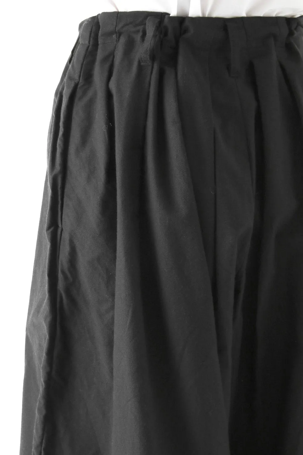 Front Open Tuck Pants