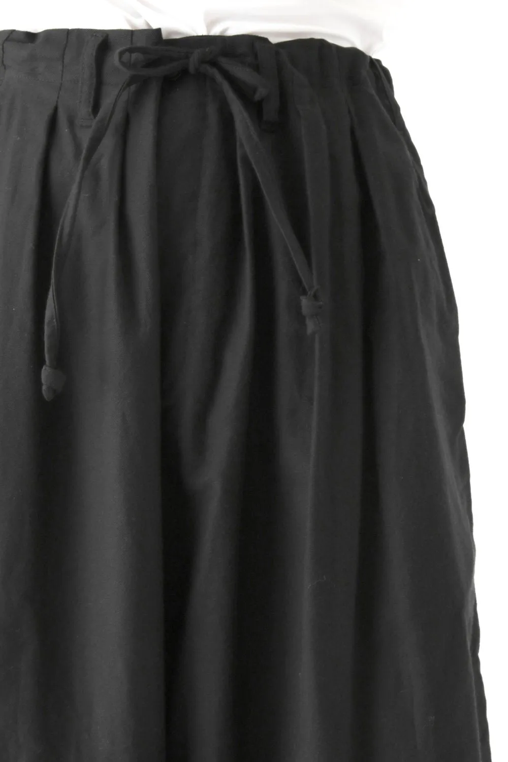 Front Open Tuck Pants