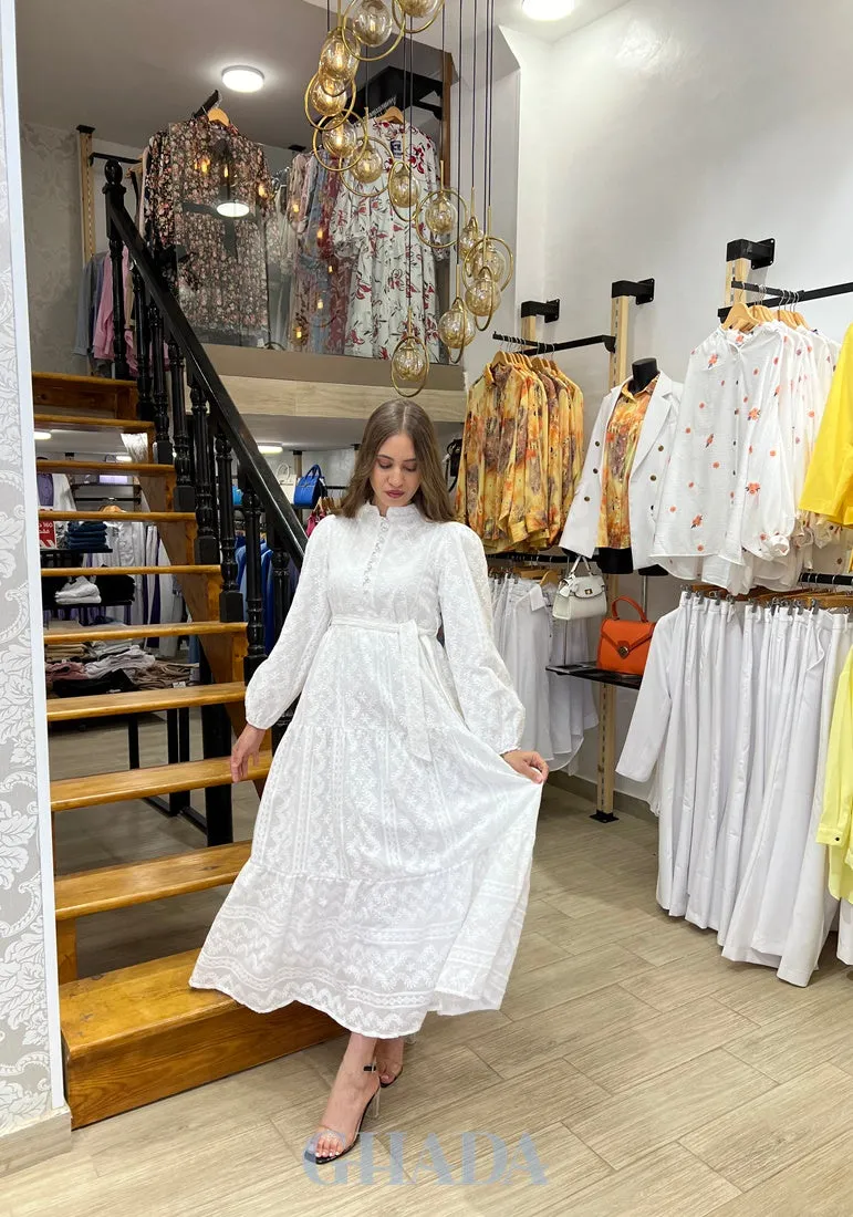 Robe blanche brodée