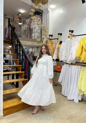 Robe blanche brodée
