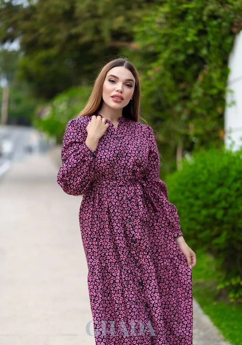 Robe longue en noir imprimée