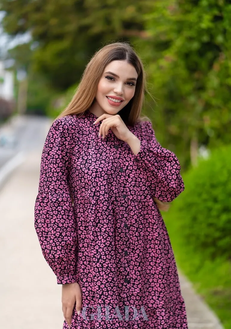 Robe longue en noir imprimée