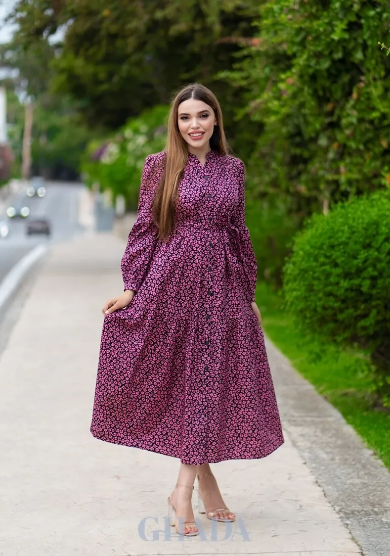 Robe longue en noir imprimée