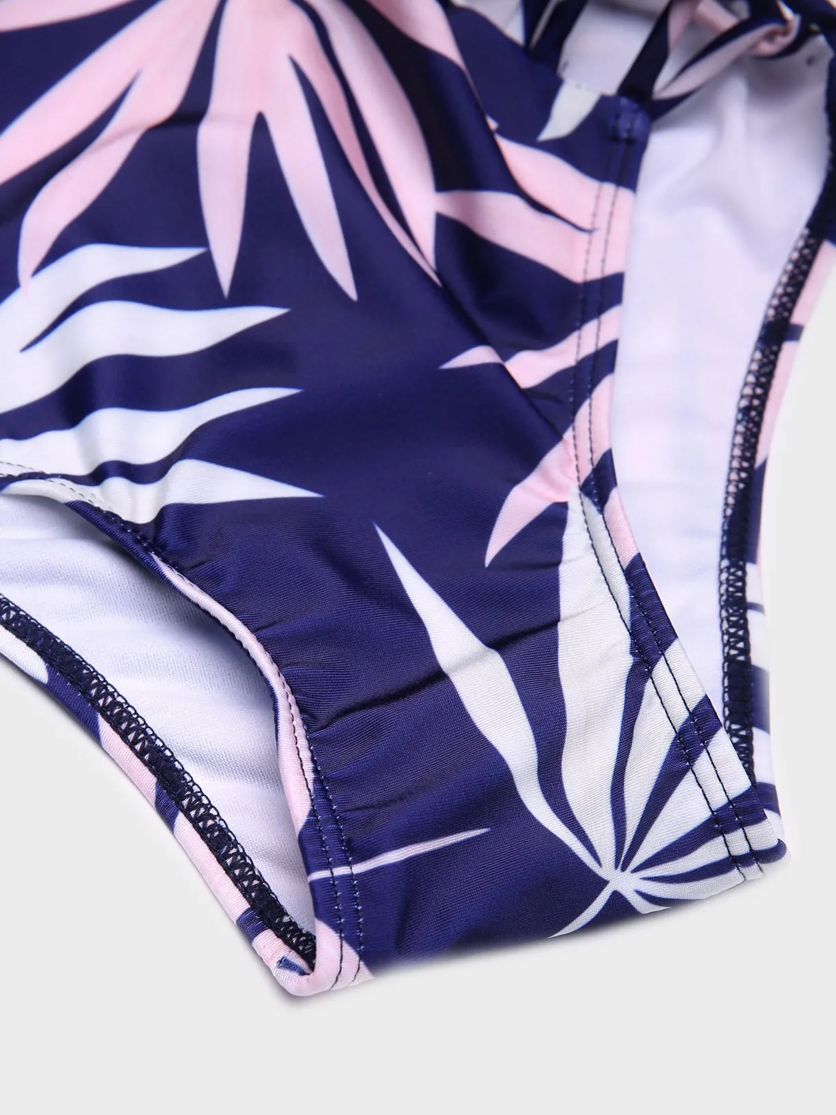 Wholesale Blue Halter Deep V Neck Sleeveless Printed Bikini Set Swimwear