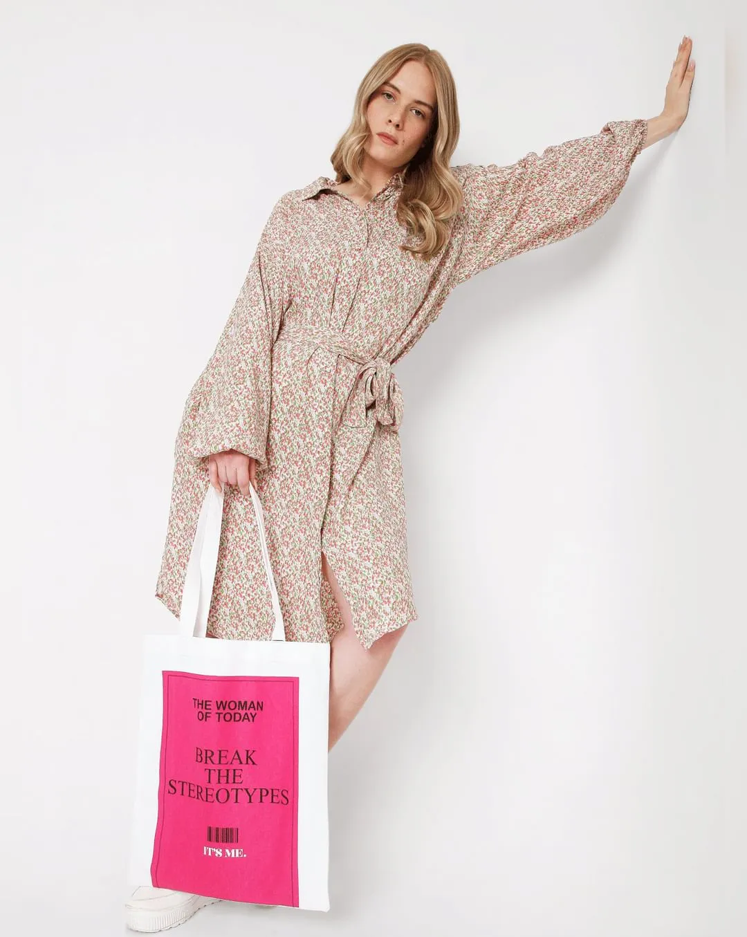 Woman Of Today Print Tote Bag