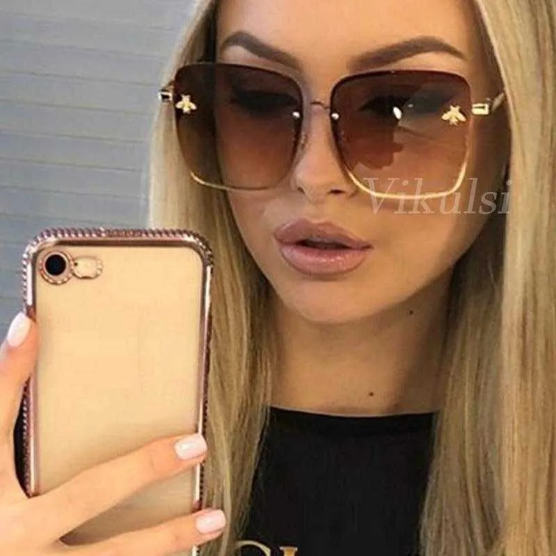 Women Brand Designer Bee Metal Frame Oversized Sunglasses UV400